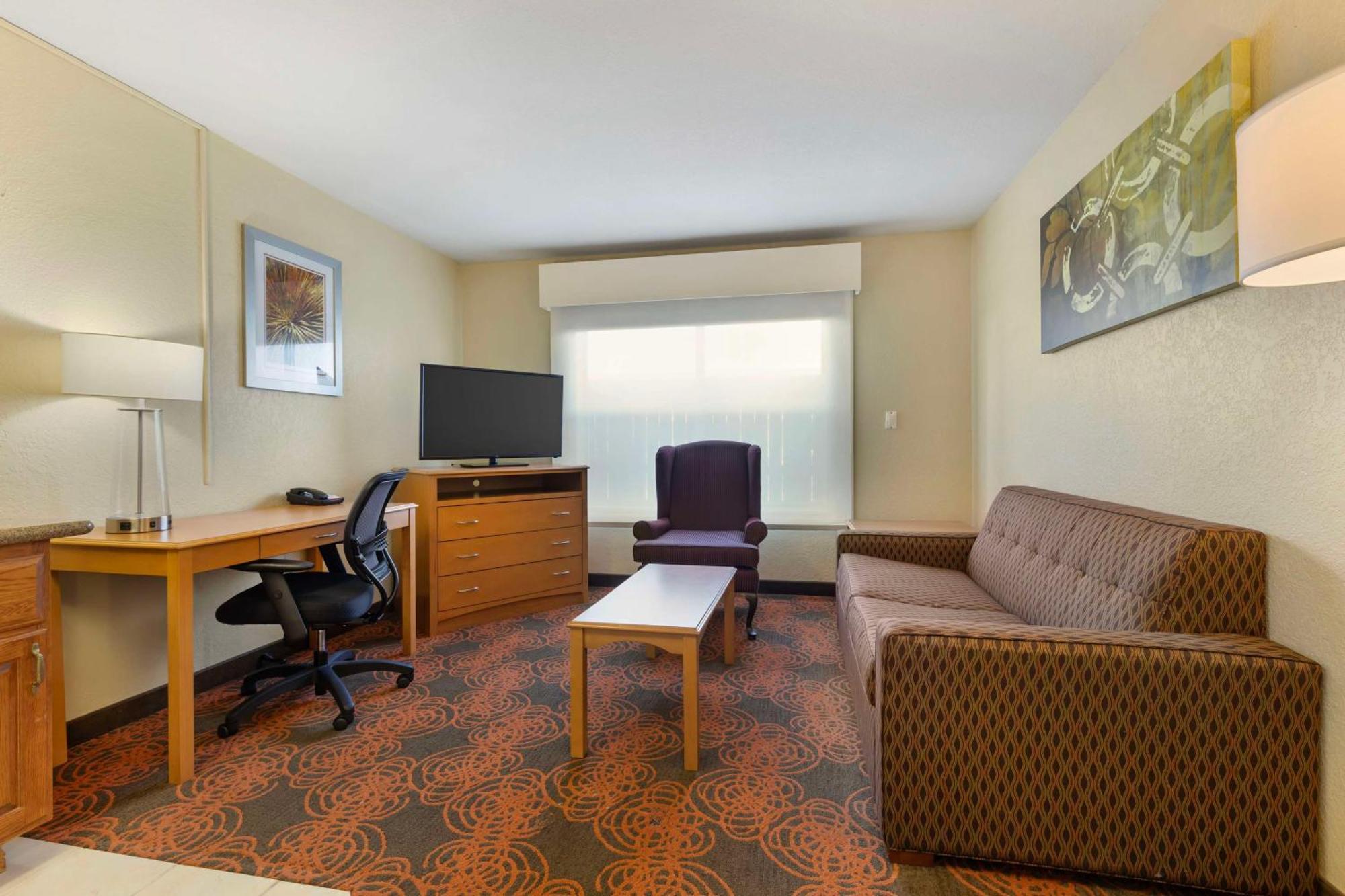 Best Western Plus Waco North Exterior photo
