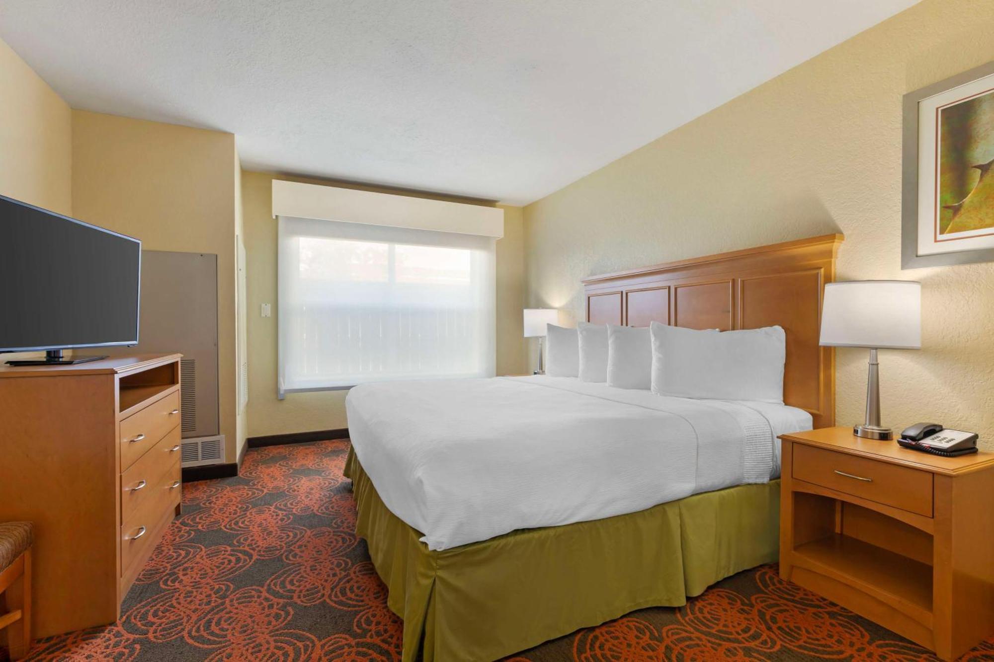 Best Western Plus Waco North Exterior photo