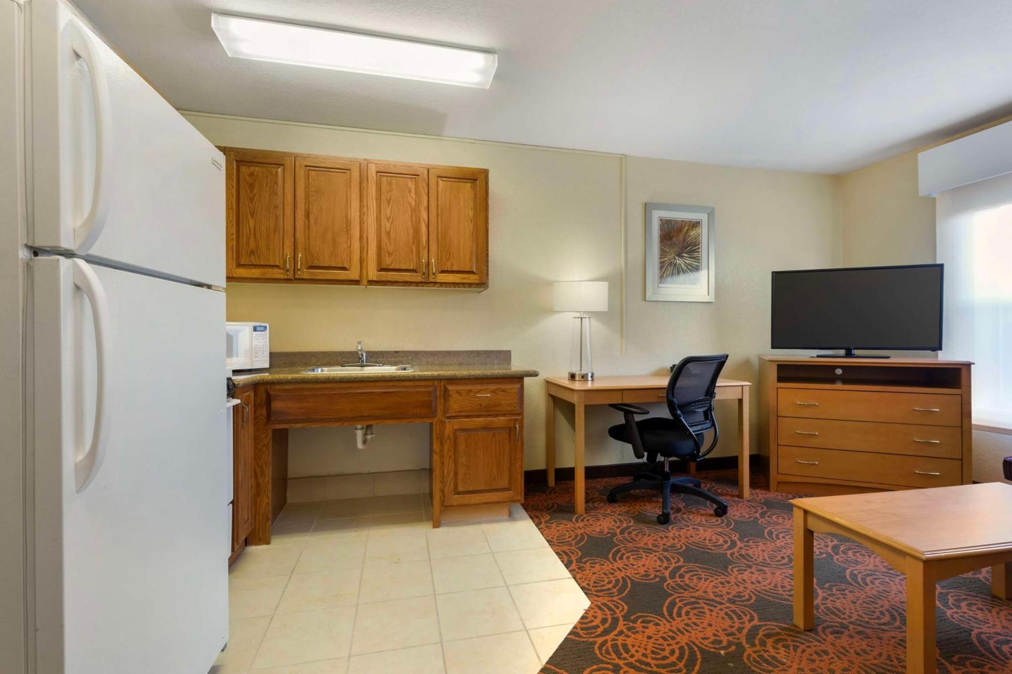 Best Western Plus Waco North Exterior photo