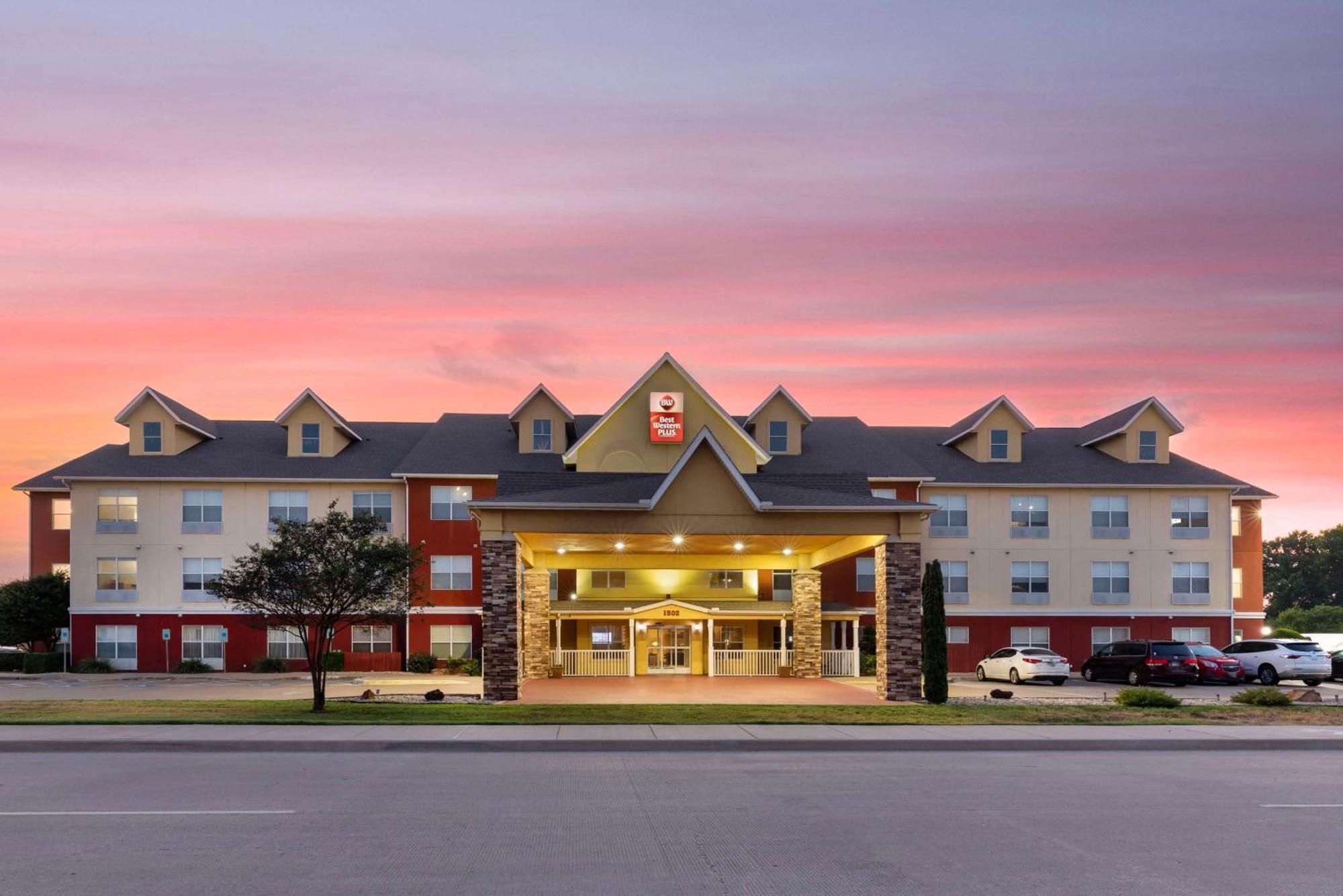 Best Western Plus Waco North Exterior photo